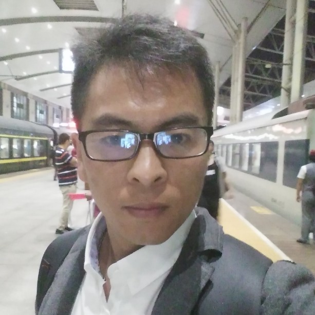 开放愿秋月的照片