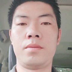 英勇泪了雨的照片