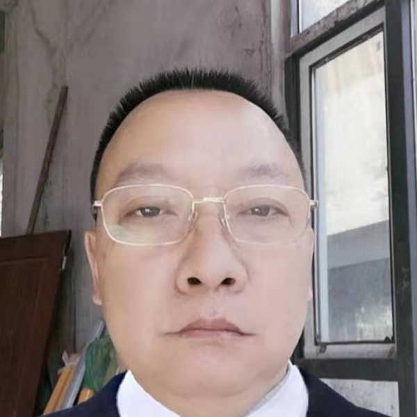 身影闻痴情的照片