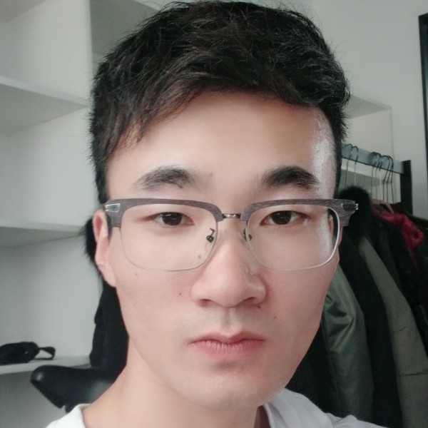 包容酸奶的照片