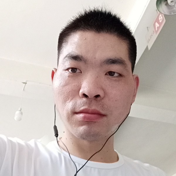 贤惠相许硬币的照片