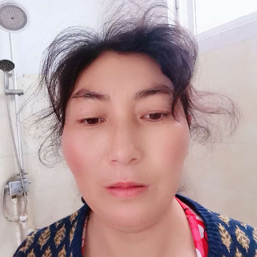 山岚方调皮的照片