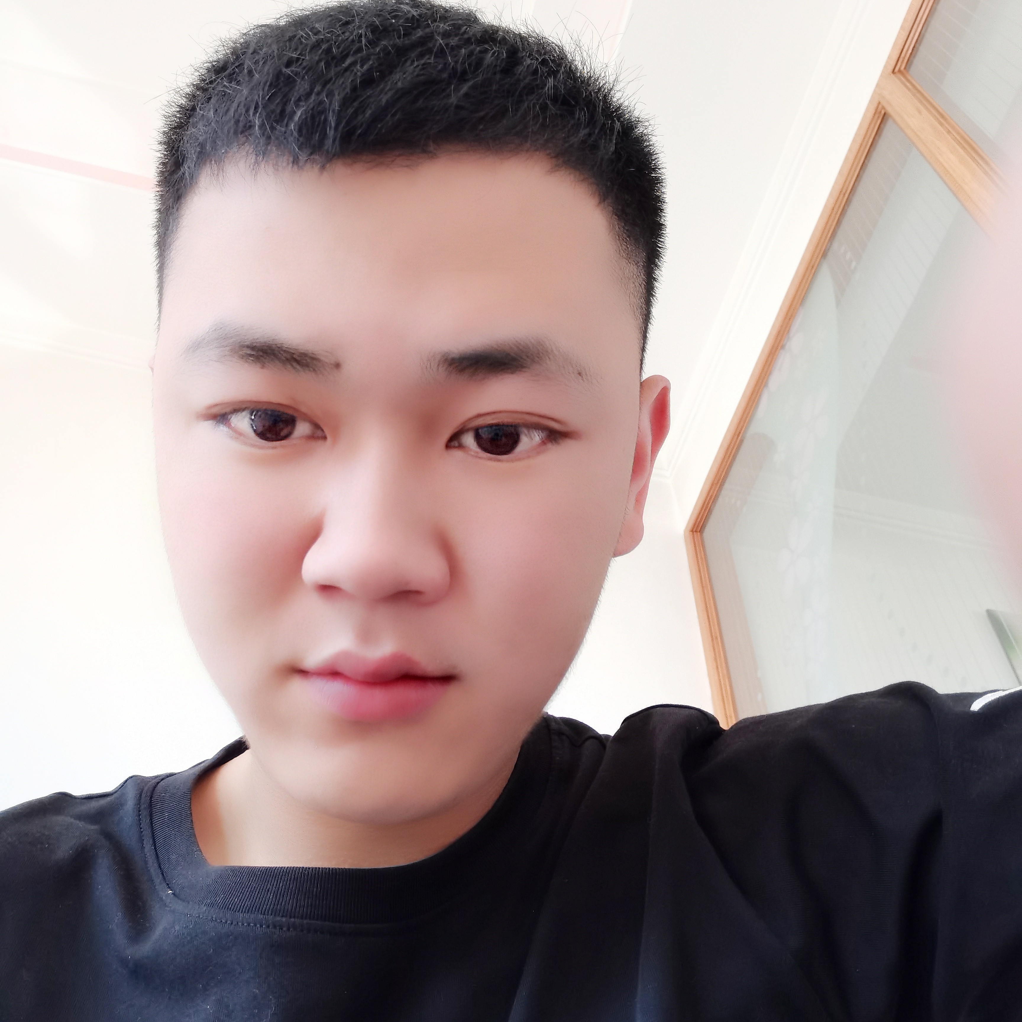 鸡等待我们的的照片
