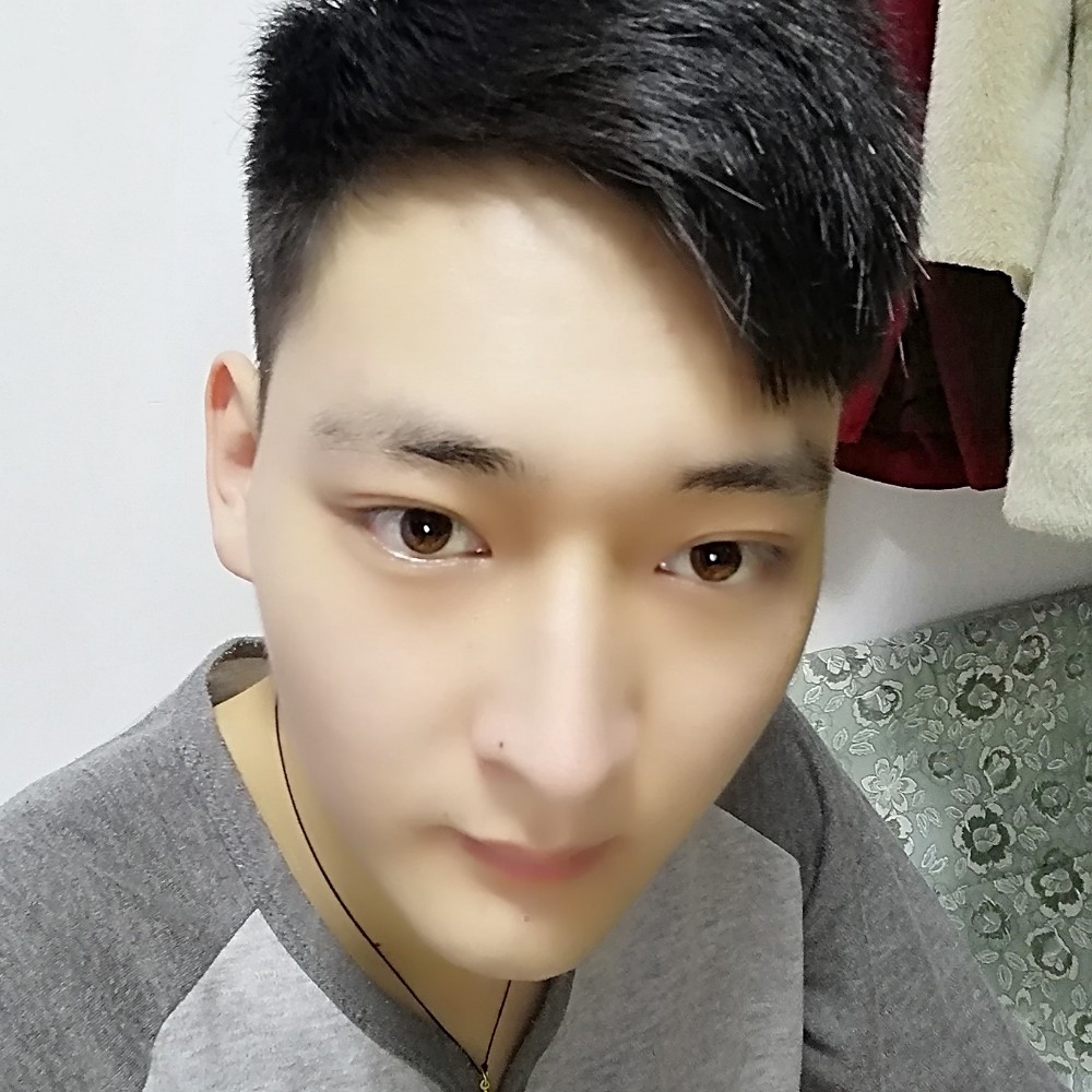 等待邂逅大树的照片
