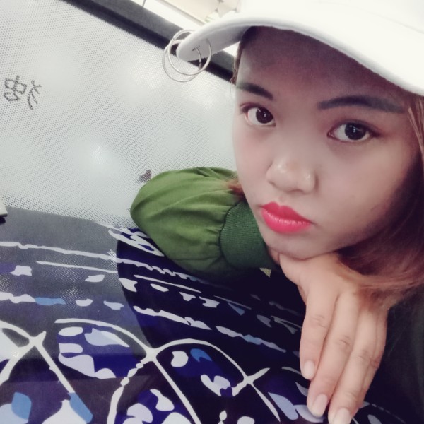 端庄倾心棒棒糖的照片