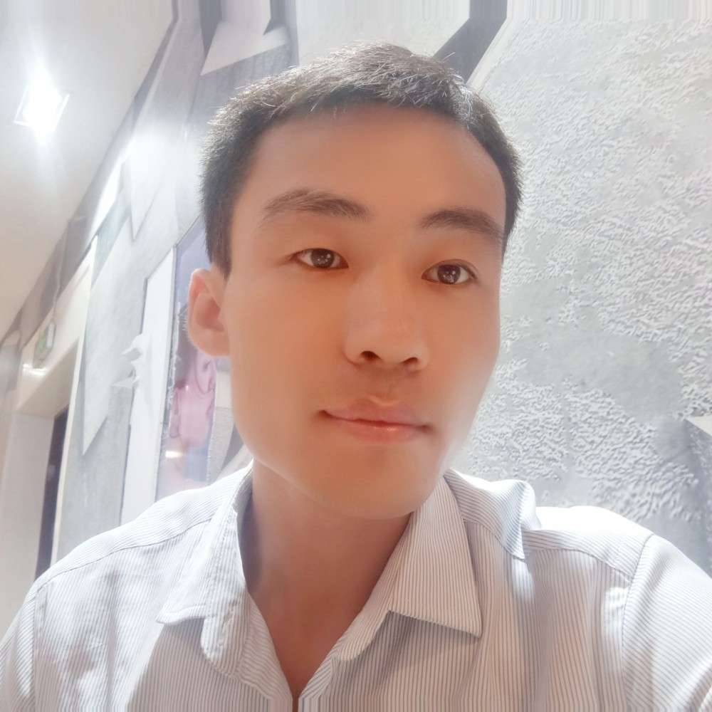 月亮跌进海里的照片
