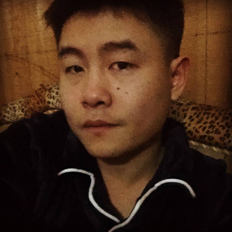 平淡深拥棉花糖的照片