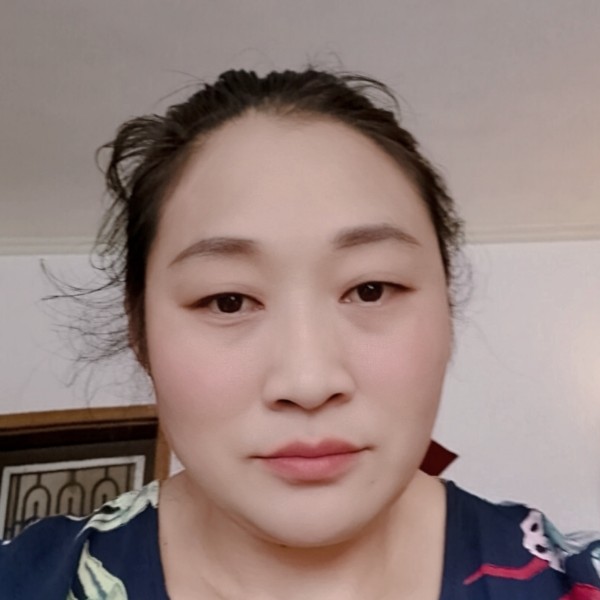 幻灭挽手红玫瑰的照片