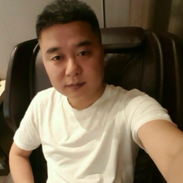 夏露停止帅气的照片