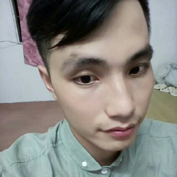 天空一点蓝的照片