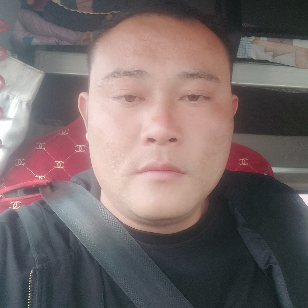结实爱河马的照片