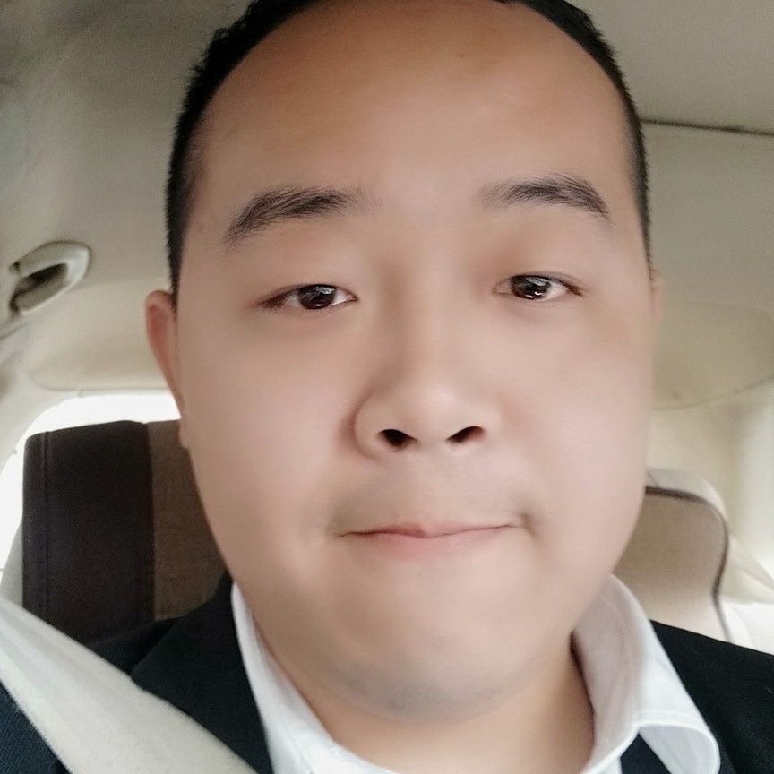 耳钉的照片