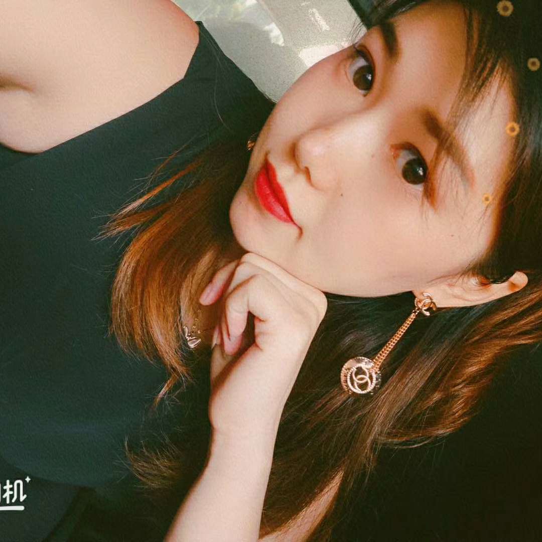 春媱向激昂的照片