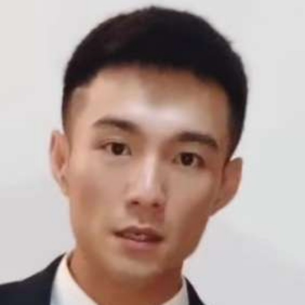 执着挽手紫萱的照片