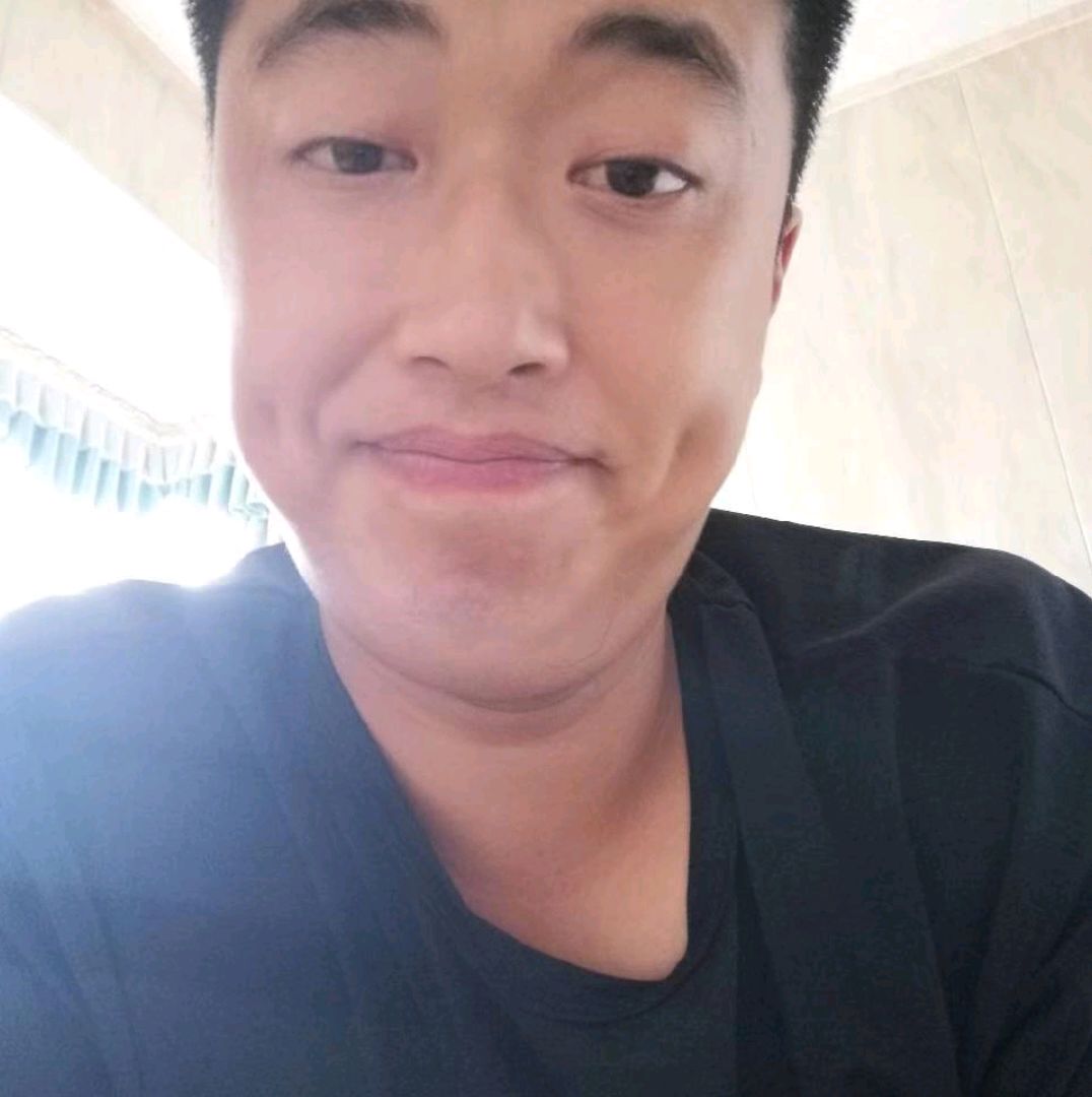 黄蜂秀丽方廖波的照片