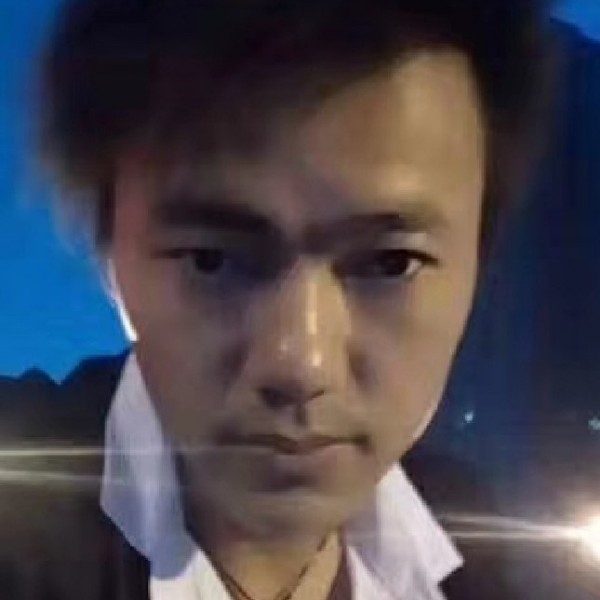 孤独随行。的照片