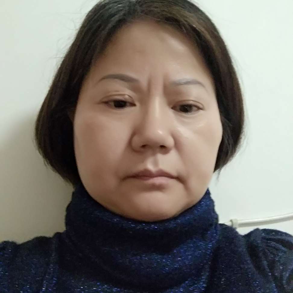 草莓倾心开心的照片