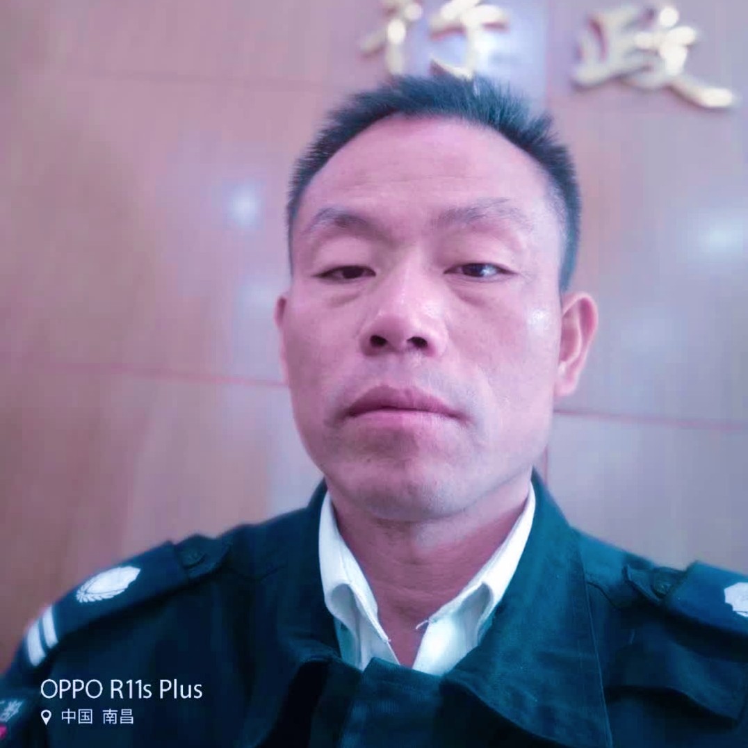 水池机智的照片