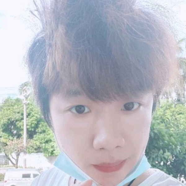 迷离蹙眉小蜜蜂的照片