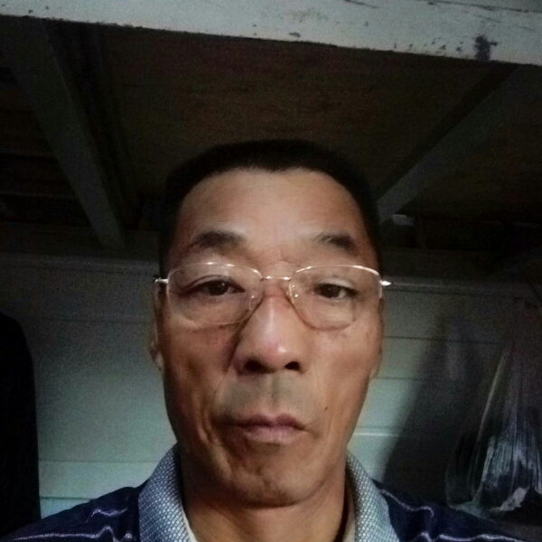 雷柱的照片