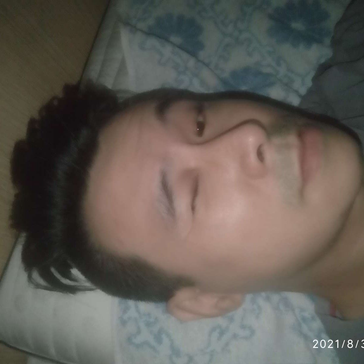 暖心熟男的照片