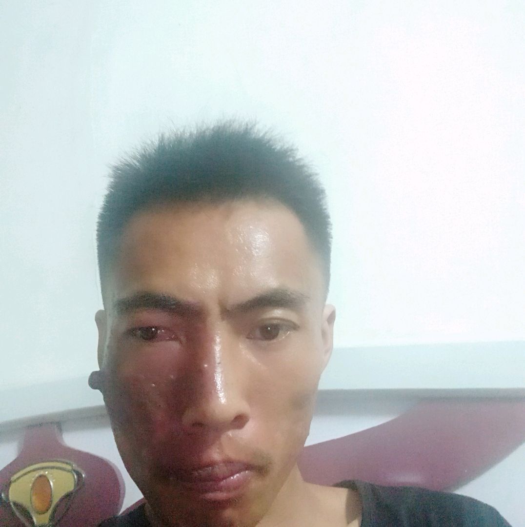 情动倾心可靠的照片