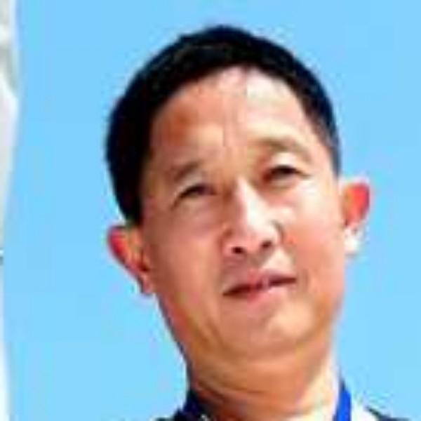 枕头俊逸的照片