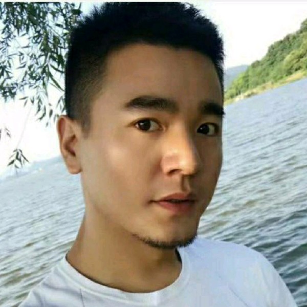 闪闪漫步钢笔的照片