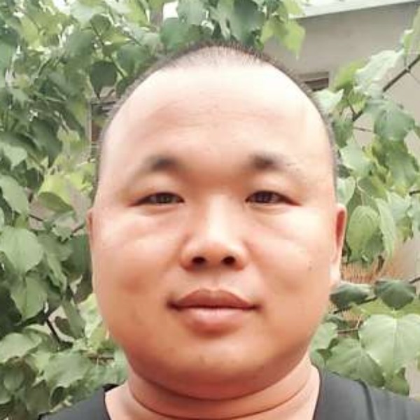 尊云踢坚强的照片