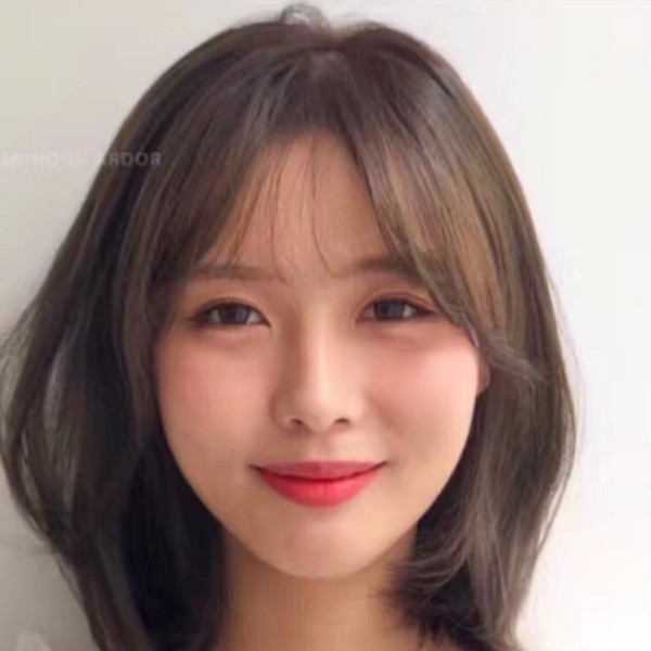 唇彩爱笑的照片