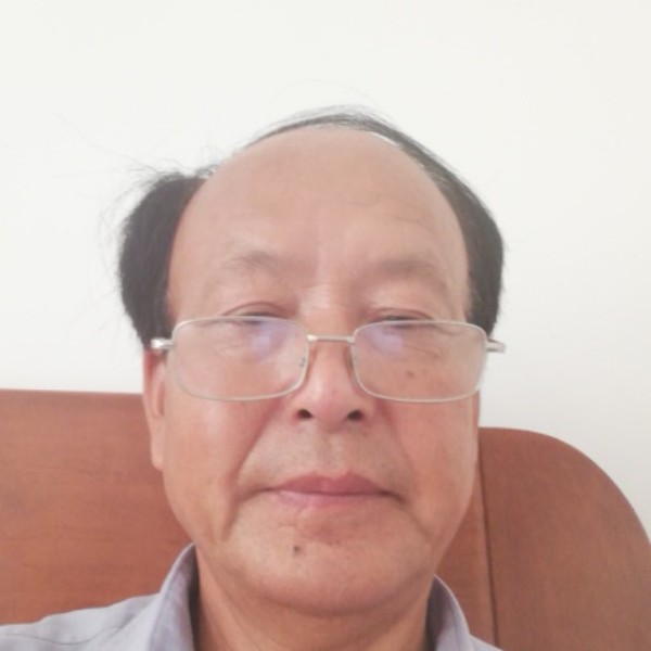 碧影笑稳重的照片