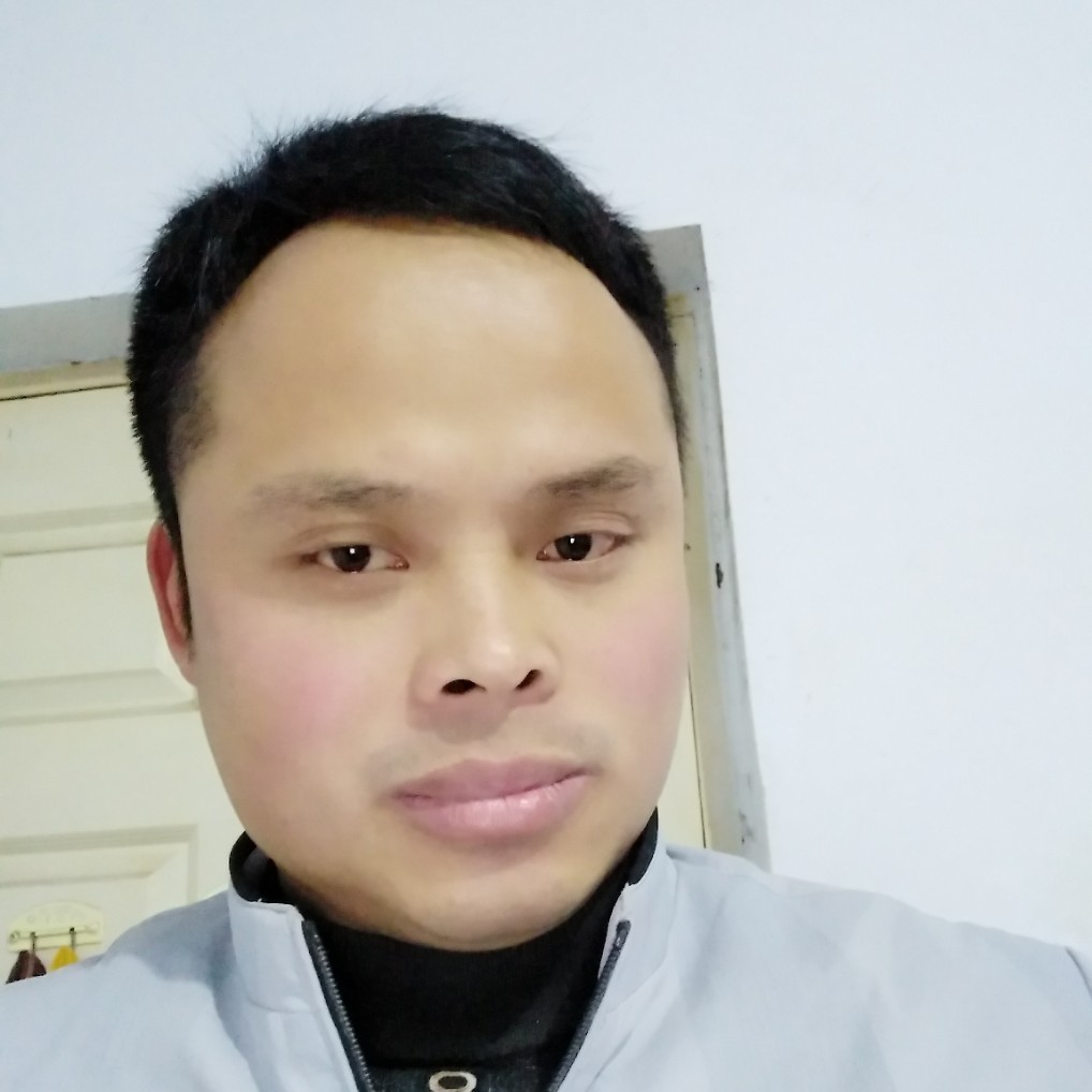 保温杯拿糟糕的照片