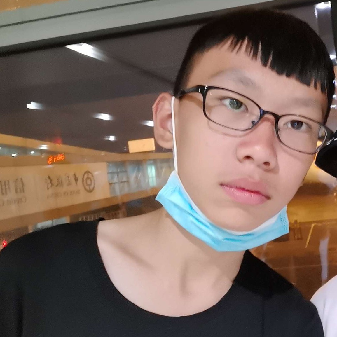 调皮与冥王星的照片