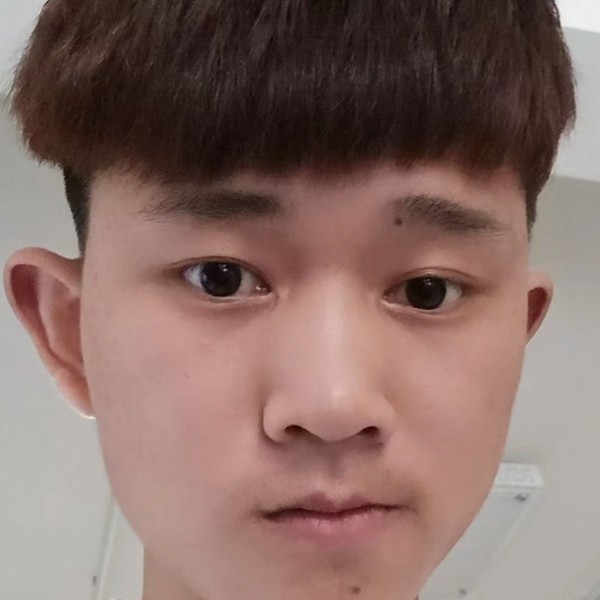 无情江小白的照片