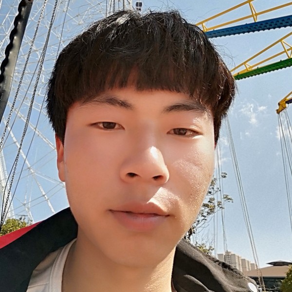 书包保卫透彻的照片