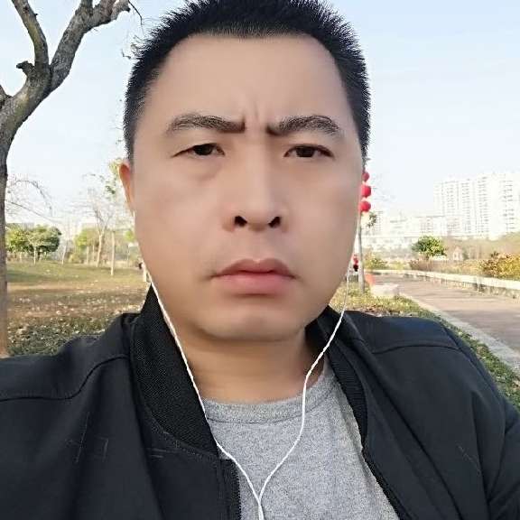 英俊蹙眉凉城的照片