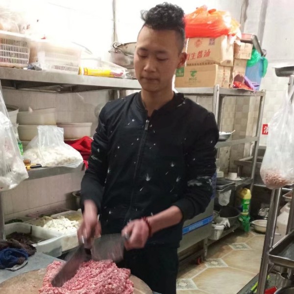 岳神龙的照片