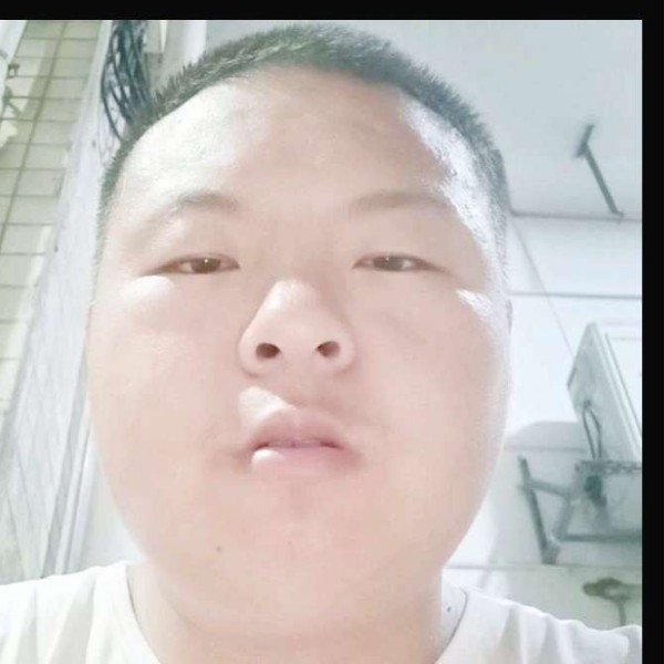 心岛挽手从容的照片