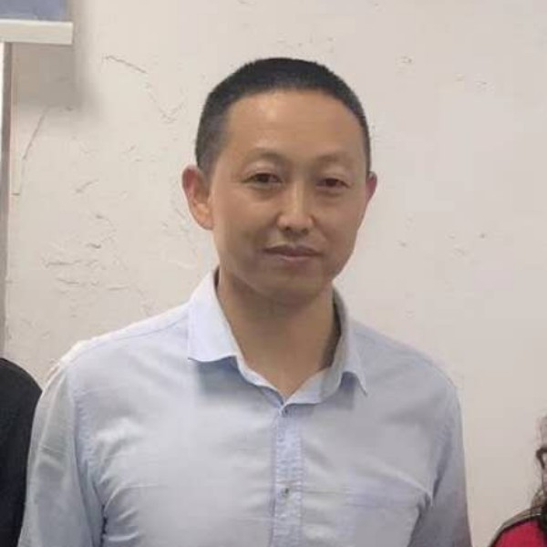 勤恳浅吻惊鸿的照片