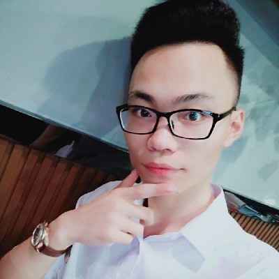 傲娇的少年的照片