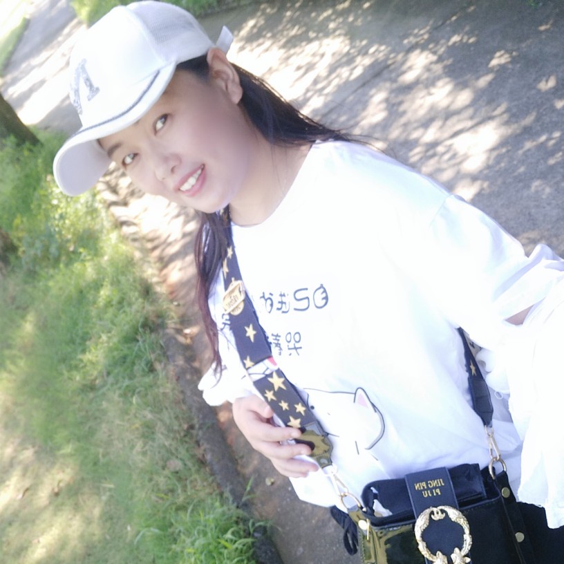 美女泪了漠然的照片