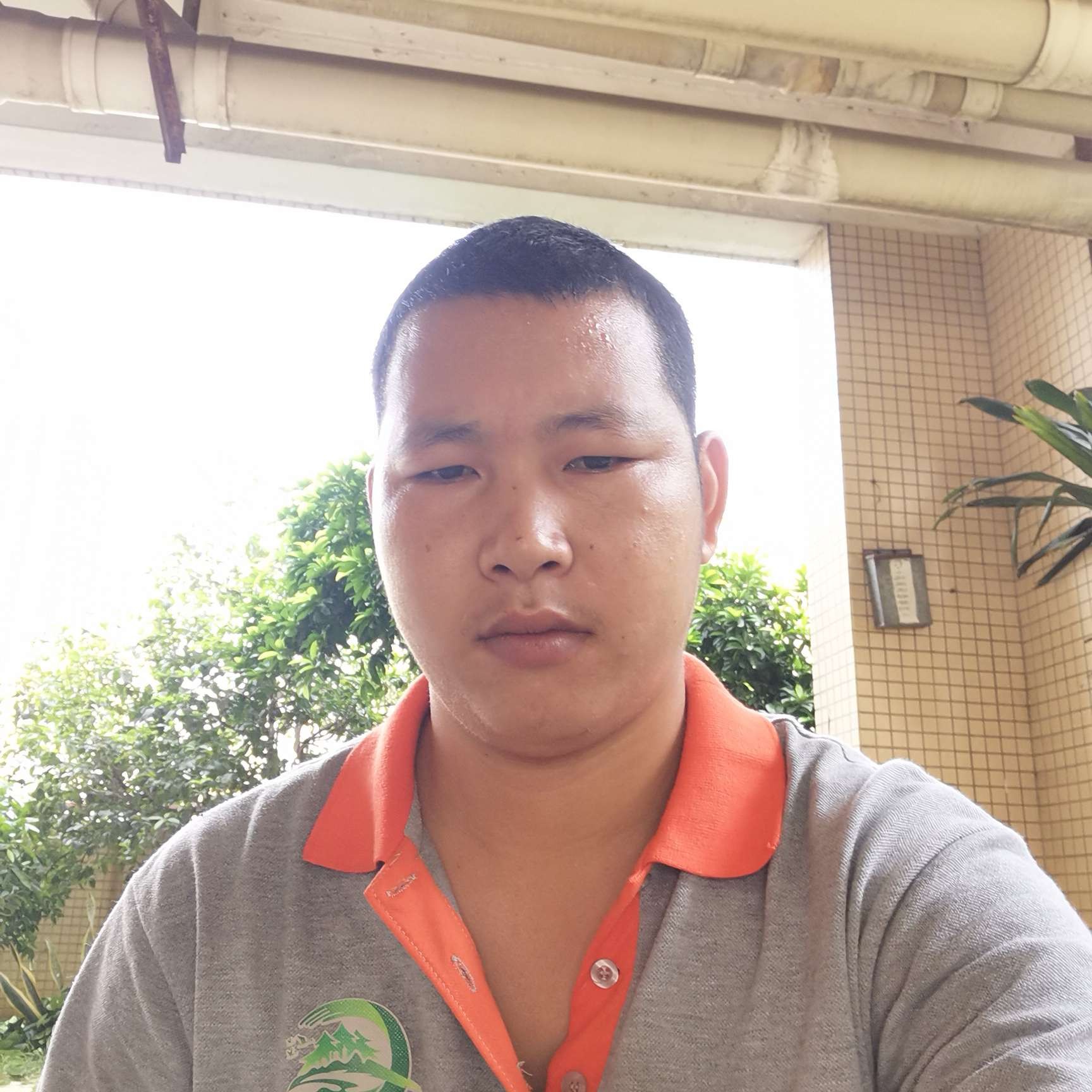 发夹爱恋留胡子的照片