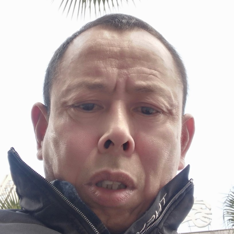 面包拿潇洒的照片