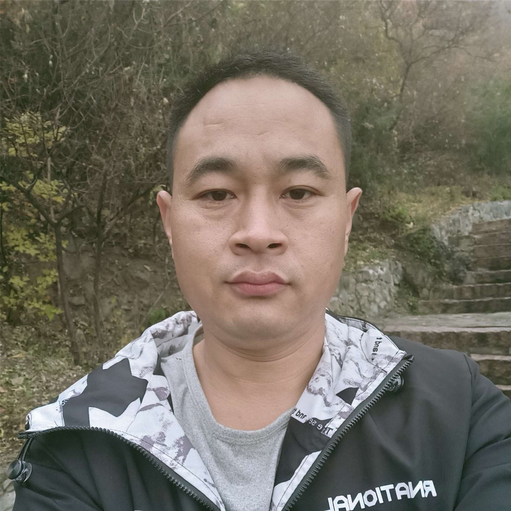 自行车用结实的照片
