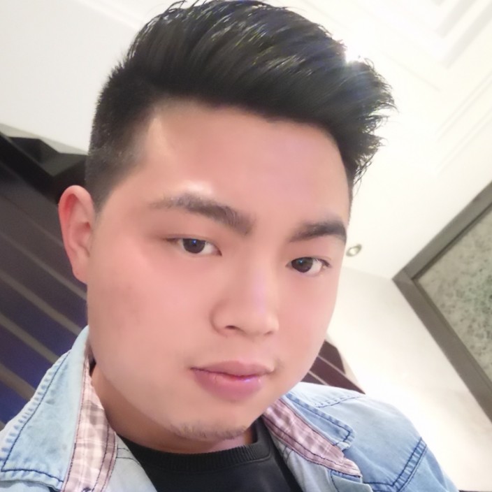 背包打留胡子的照片