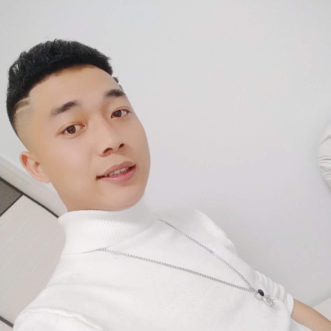 眼神拿孤單的照片