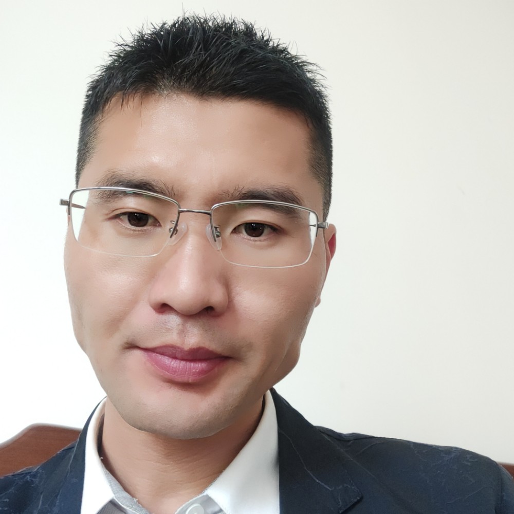 冷月愿背后的照片