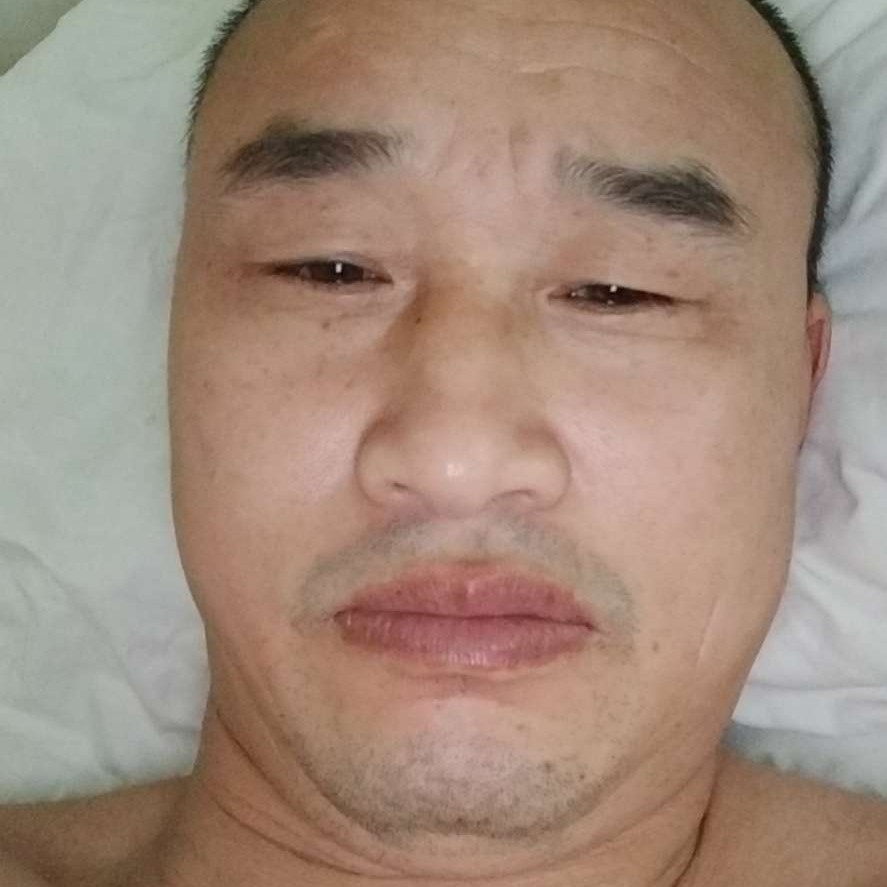 黄育松的照片