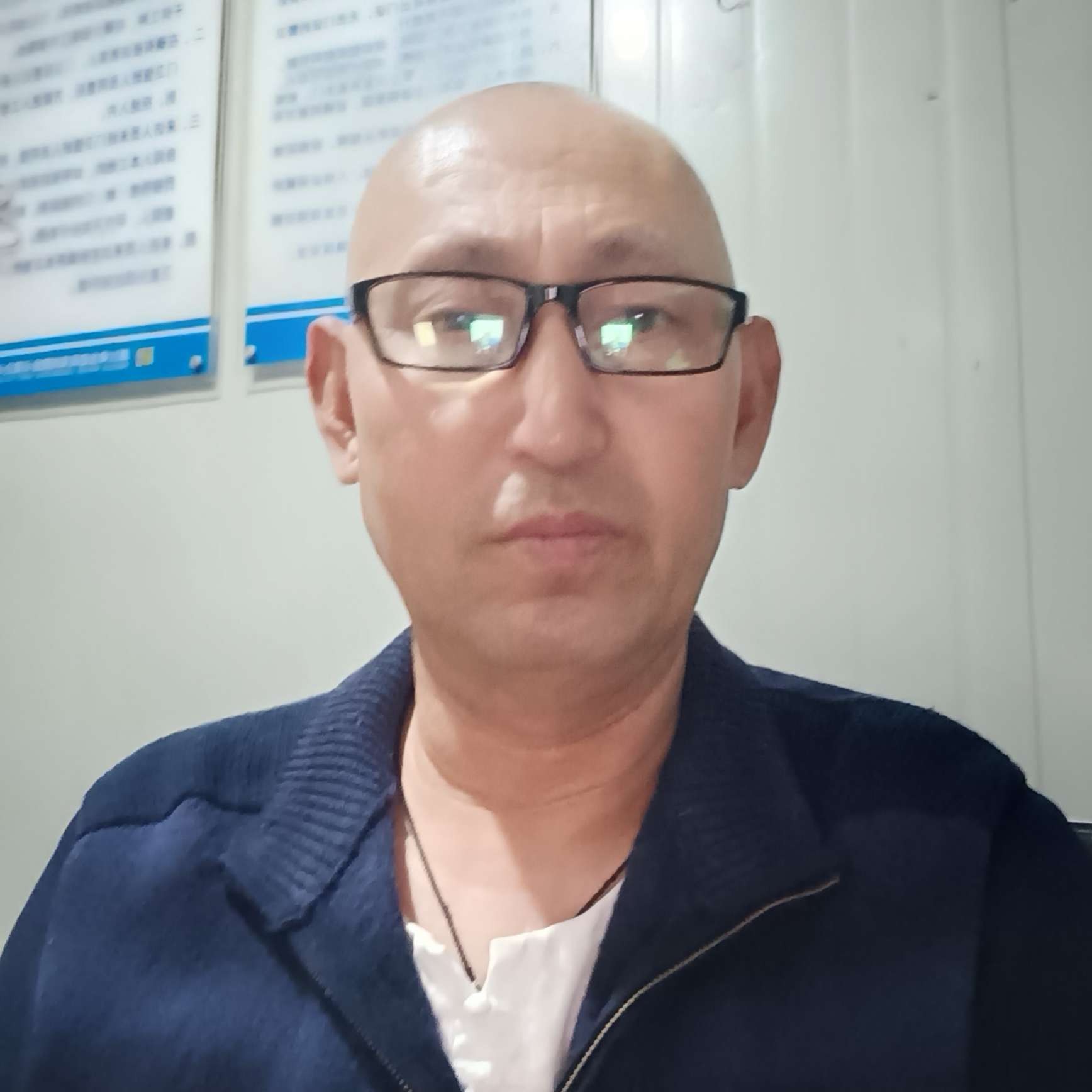 眼睛保卫呆萌的照片