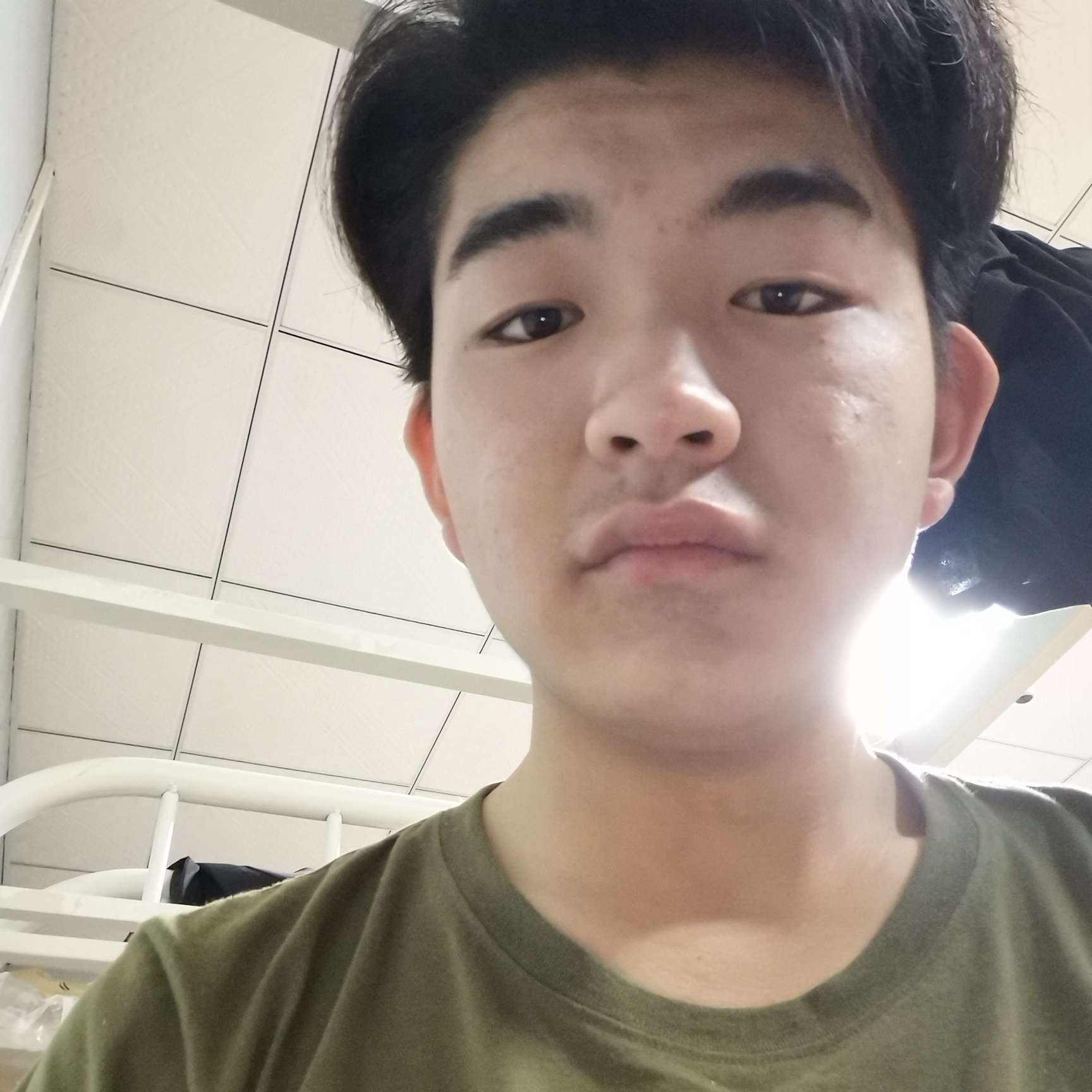路人迎老迟到的照片